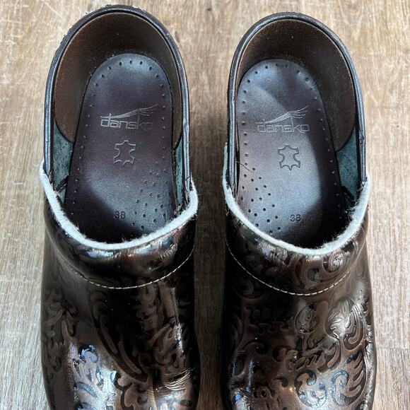 Dansko Filigree Floral Brown Leather Patent Comfort Clogs Size 38 - Picture 5 of 7